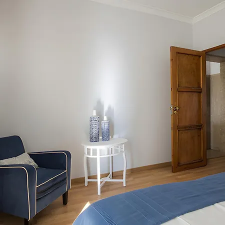 Apolonia Upper Class - Lisbonbreaks